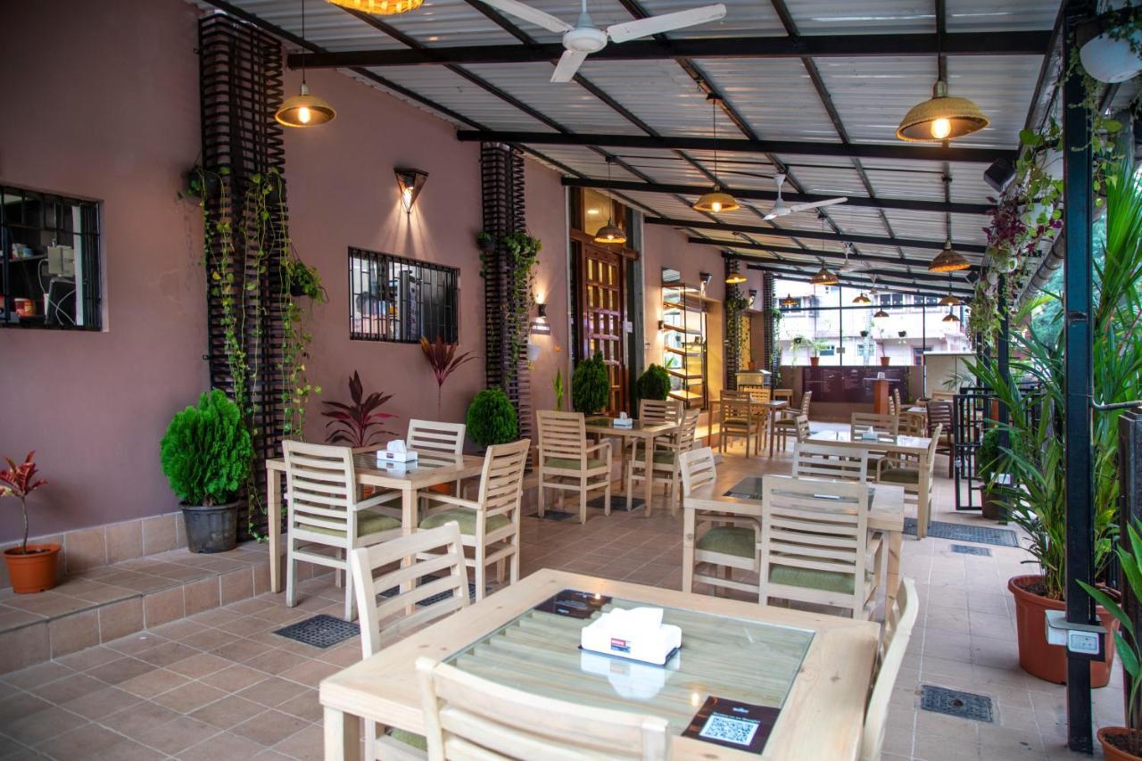Palm Air By Goa Stays Panaji Bagian luar foto
